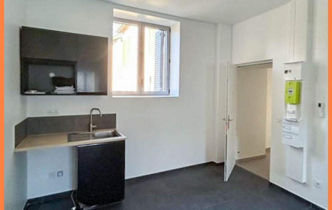 Annonces VILLETTE D ANTHON : Local / Bureau | MONTLUEL (01120) | 29 m2 | 105 000 € 